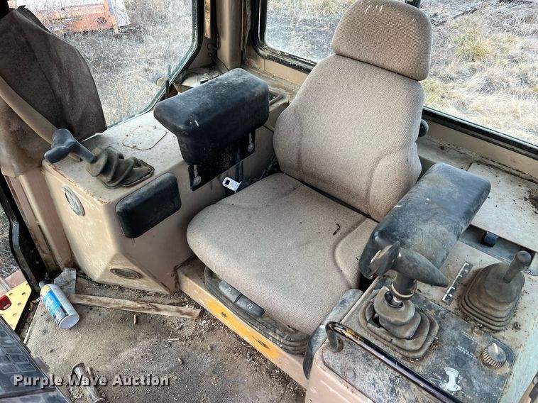 image for item DP2185 1999 John Deere 750C LGP  dozer