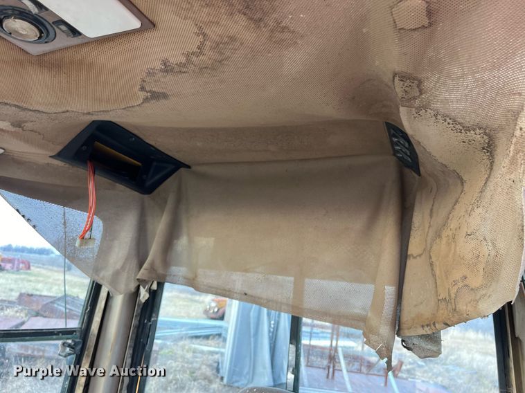 image for item DP2185 1999 John Deere 750C LGP  dozer