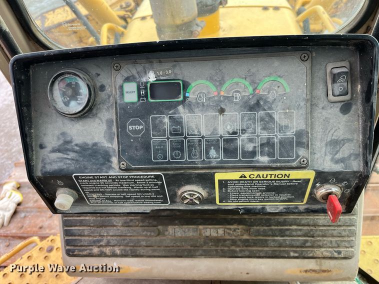 image for item DP2185 1999 John Deere 750C LGP  dozer