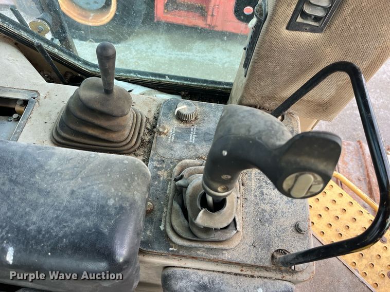 image for item DP2185 1999 John Deere 750C LGP  dozer