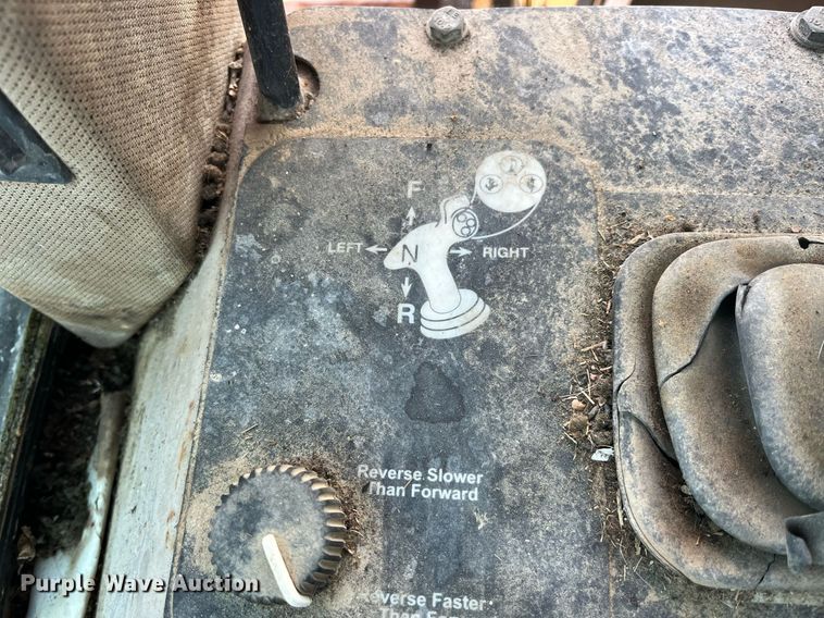 image for item DP2185 1999 John Deere 750C LGP  dozer