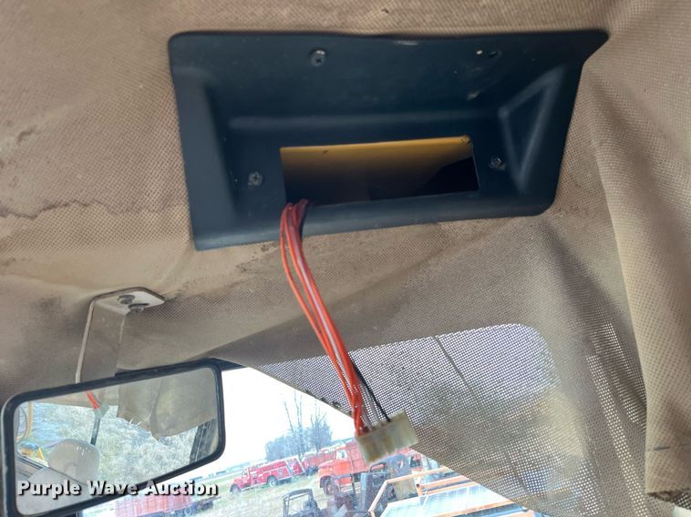 image for item DP2185 1999 John Deere 750C LGP  dozer