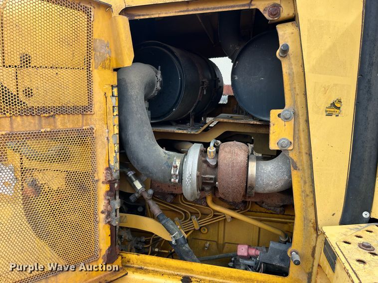 image for item DP2185 1999 John Deere 750C LGP  dozer