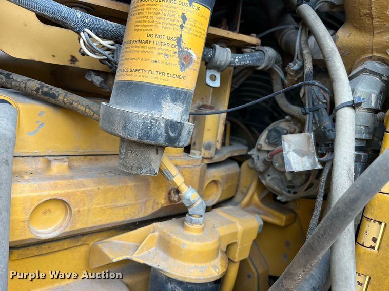 image for item DP2185 1999 John Deere 750C LGP  dozer