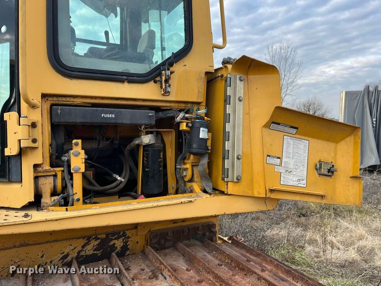 image for item DP2185 1999 John Deere 750C LGP  dozer