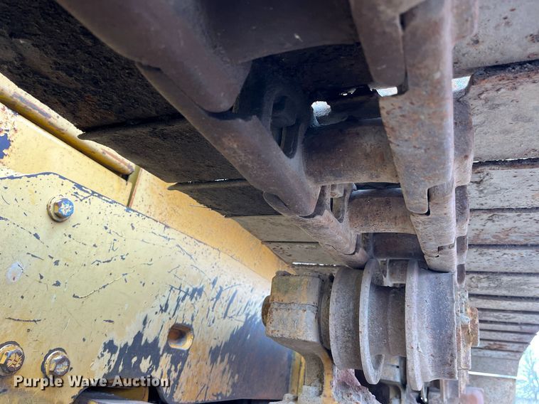 image for item DP2185 1999 John Deere 750C LGP  dozer