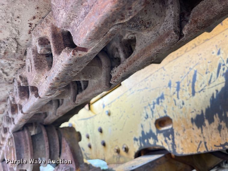 image for item DP2185 1999 John Deere 750C LGP  dozer