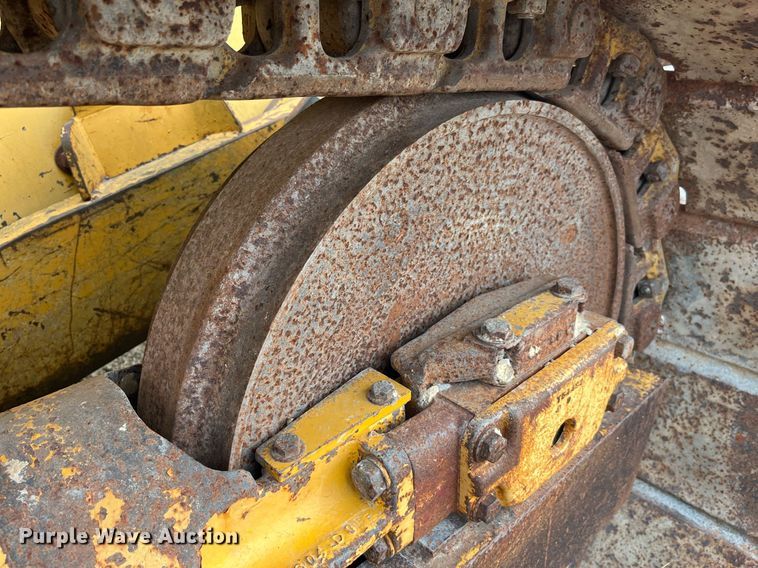 image for item DP2185 1999 John Deere 750C LGP  dozer