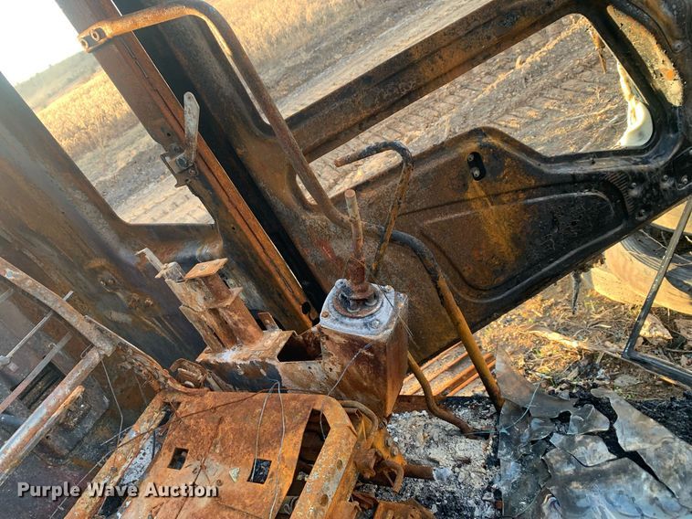 image for item DP8801 2004 Caterpillar 320CL  excavator