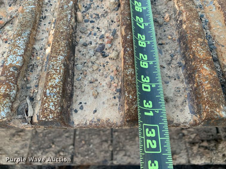 image for item DP8801 2004 Caterpillar 320CL  excavator