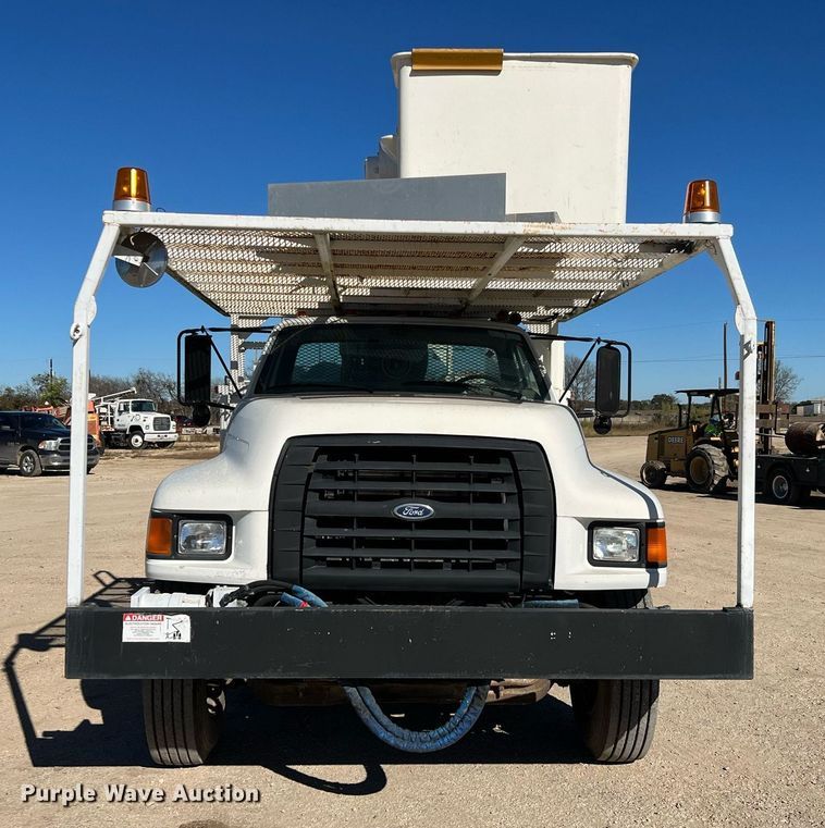 image for item DQ2338 1998 Ford F800  bucket truck