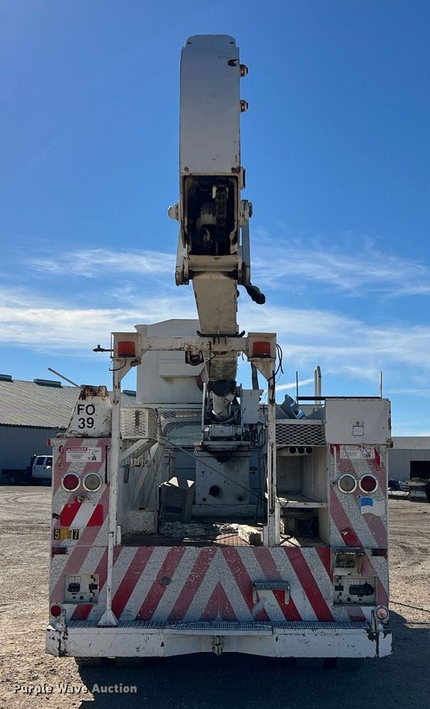 image for item DQ2338 1998 Ford F800  bucket truck