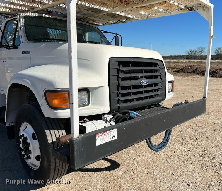 image for item DQ2338 1998 Ford F800  bucket truck