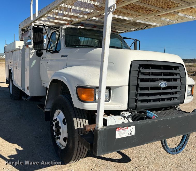 image for item DQ2338 1998 Ford F800  bucket truck