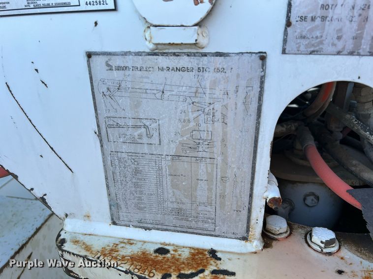 image for item DQ2338 1998 Ford F800  bucket truck