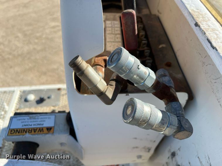 image for item DQ2338 1998 Ford F800  bucket truck