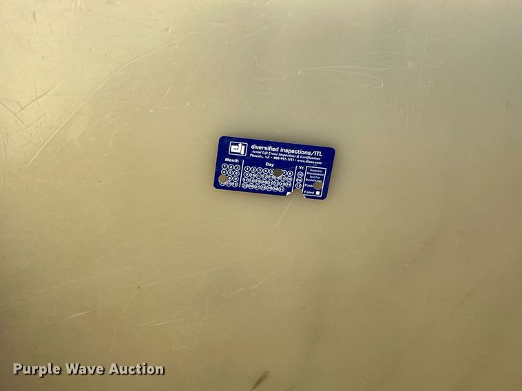 image for item DQ2338 1998 Ford F800  bucket truck