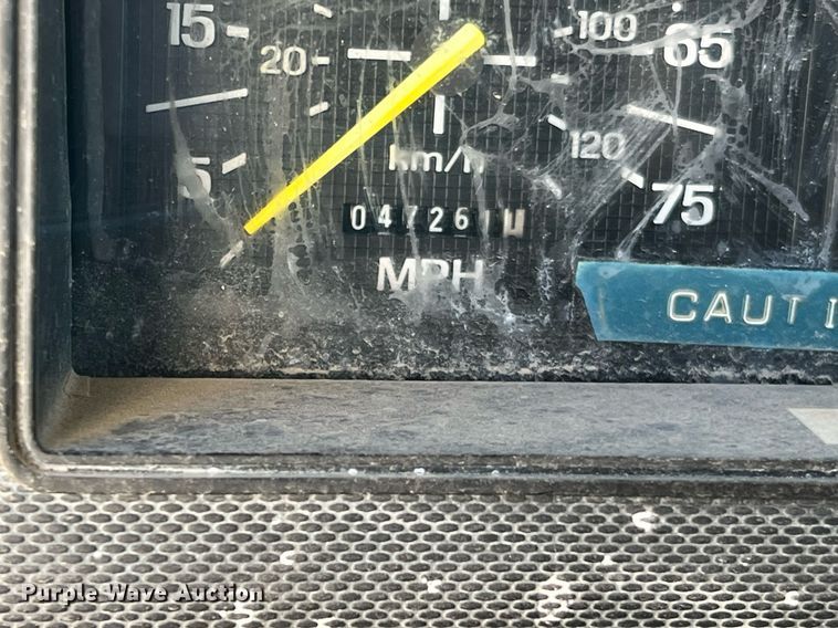 image for item DQ2338 1998 Ford F800  bucket truck