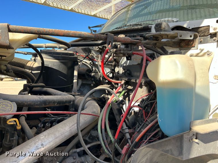 image for item DQ2338 1998 Ford F800  bucket truck