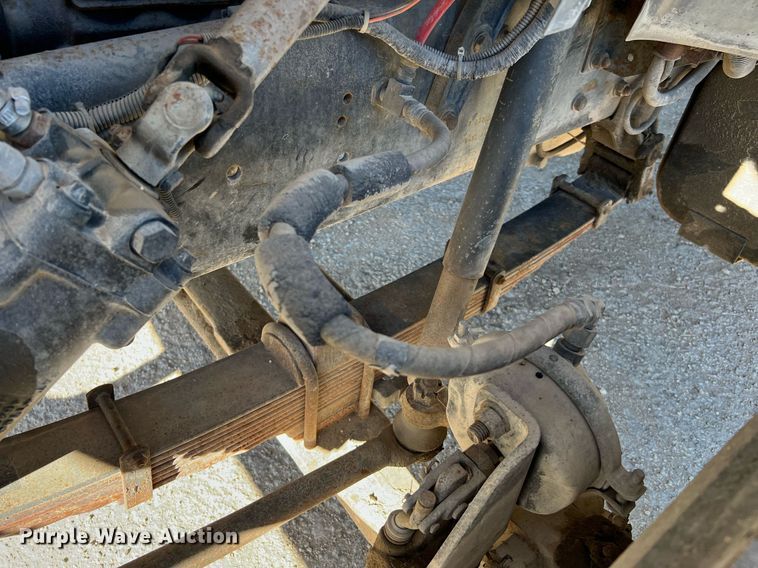 image for item DQ2338 1998 Ford F800  bucket truck