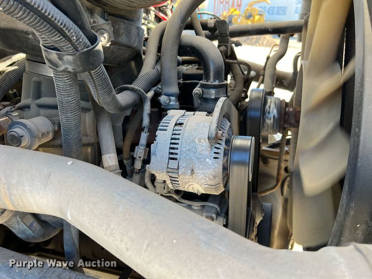 image for item DQ2338 1998 Ford F800  bucket truck