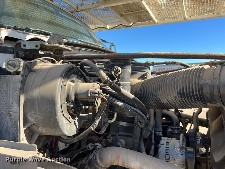 image for item DQ2338 1998 Ford F800  bucket truck