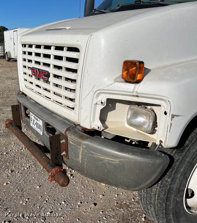 image for item DQ2339 2005 GMC C7500  water truck