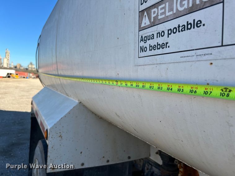 image for item DQ2339 2005 GMC C7500  water truck