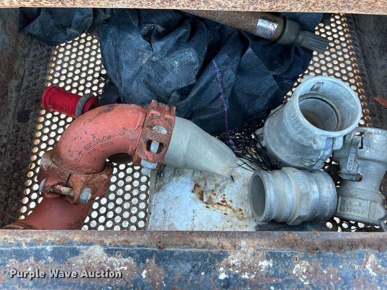 image for item DQ2339 2005 GMC C7500  water truck