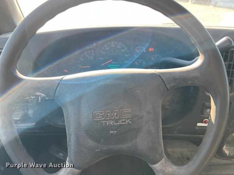 image for item DQ2339 2005 GMC C7500  water truck