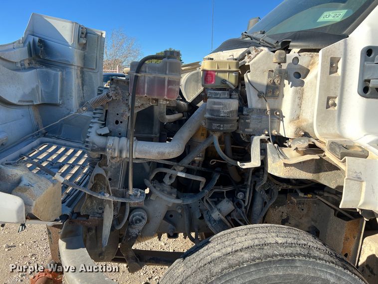 image for item DQ2339 2005 GMC C7500  water truck