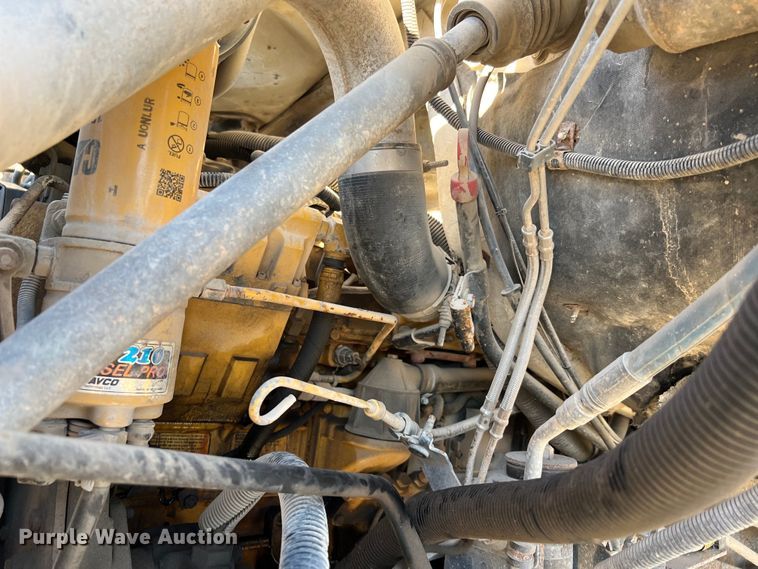 image for item DQ2339 2005 GMC C7500  water truck