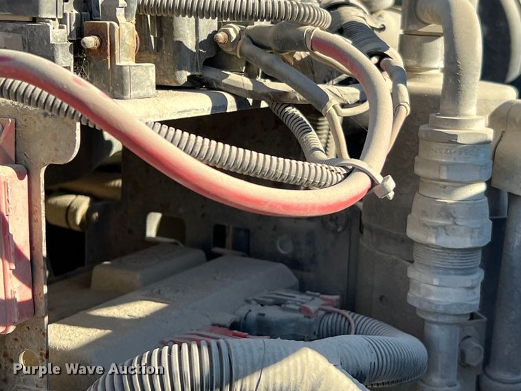 image for item DQ2339 2005 GMC C7500  water truck