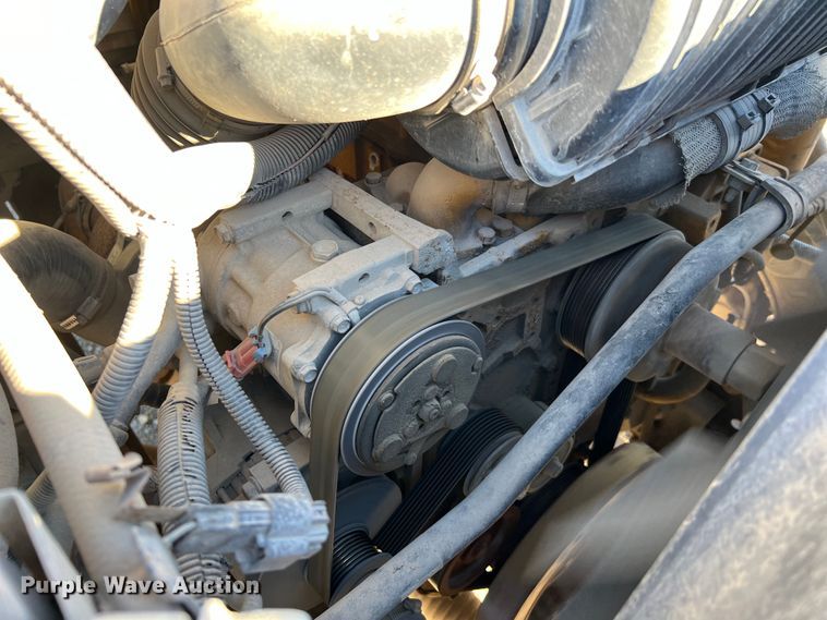 image for item DQ2339 2005 GMC C7500  water truck