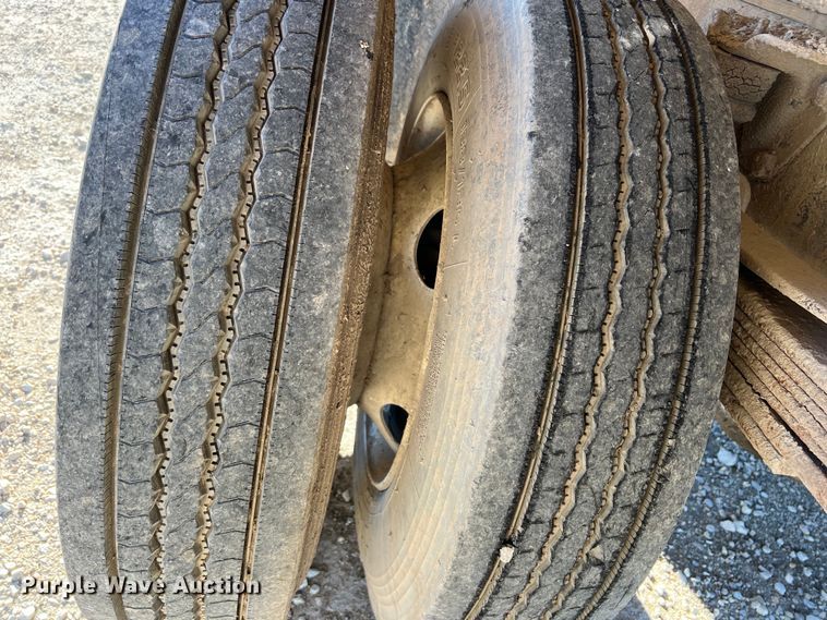 image for item DQ2339 2005 GMC C7500  water truck