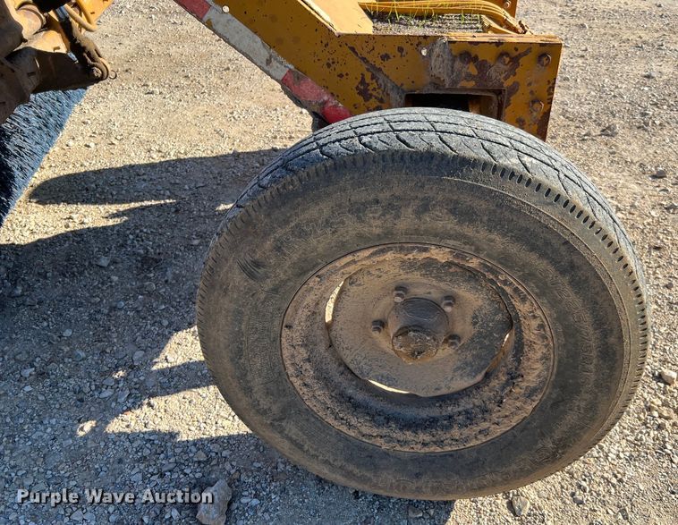 image for item DQ2340 2001 Waldon SM-250  broom