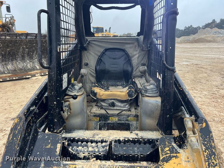 image for item DQ2345 2006 Caterpillar 277B  tracked skid steer loader