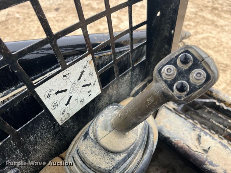 image for item DQ2345 2006 Caterpillar 277B  tracked skid steer loader