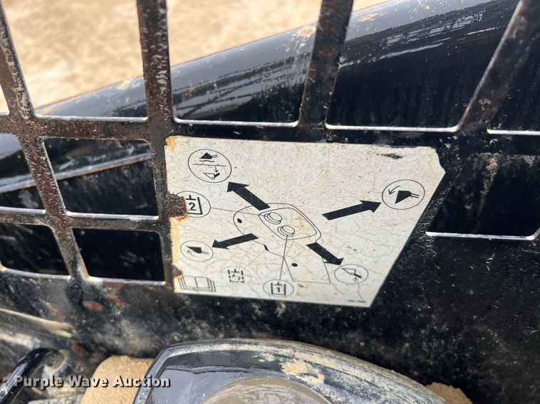 image for item DQ2345 2006 Caterpillar 277B  tracked skid steer loader