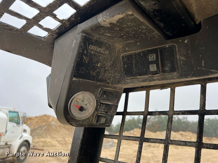 image for item DQ2345 2006 Caterpillar 277B  tracked skid steer loader