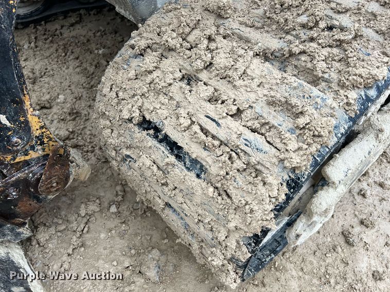 image for item DQ2345 2006 Caterpillar 277B  tracked skid steer loader