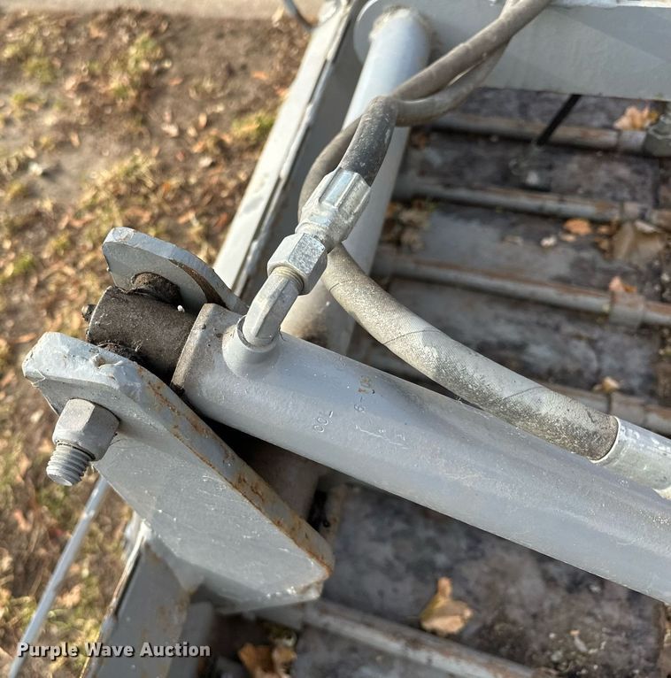 image for item DQ7405 Skid steer grapple bucket