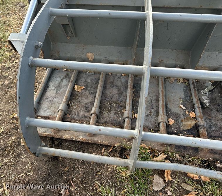 image for item DQ7405 Skid steer grapple bucket