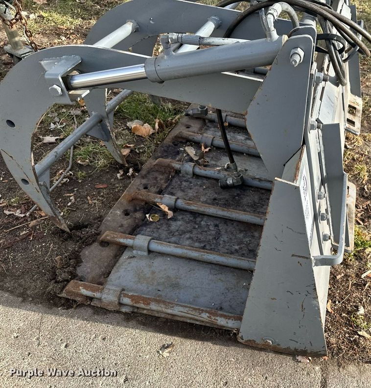 image for item DQ7405 Skid steer grapple bucket
