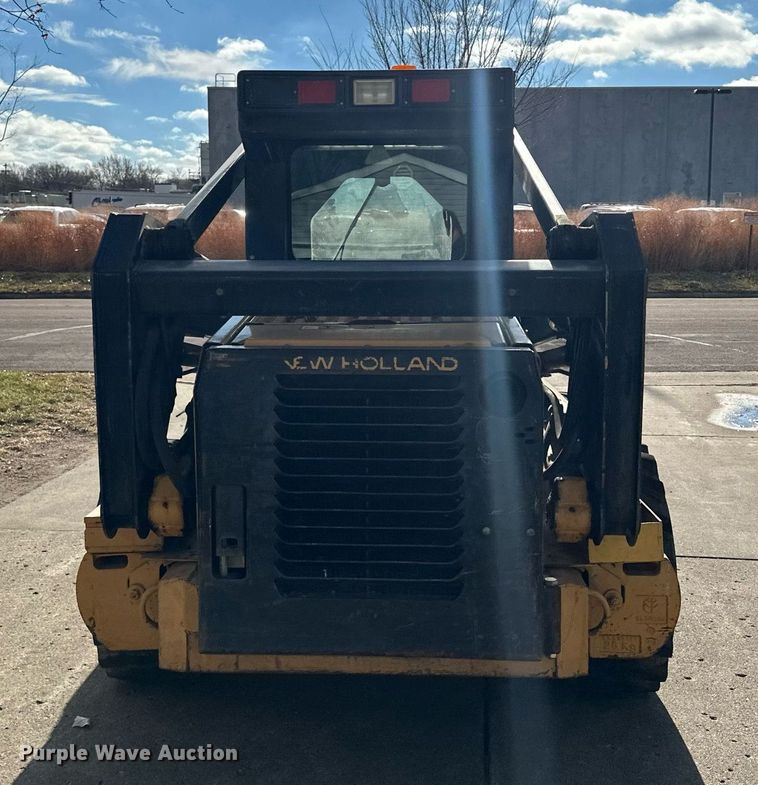 image for item DQ7406 1998 New Holland LX885  skid steer loader