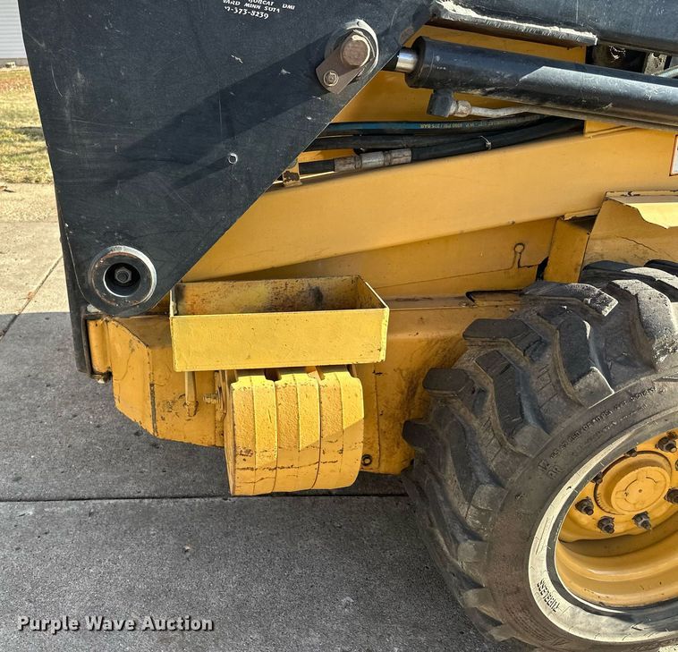 image for item DQ7406 1998 New Holland LX885  skid steer loader