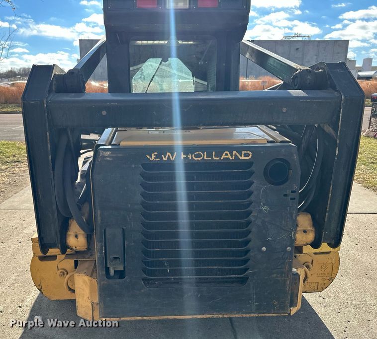 image for item DQ7406 1998 New Holland LX885  skid steer loader