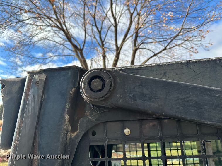 image for item DQ7406 1998 New Holland LX885  skid steer loader