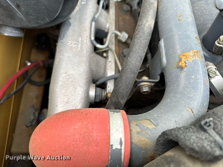 image for item DQ7406 1998 New Holland LX885  skid steer loader