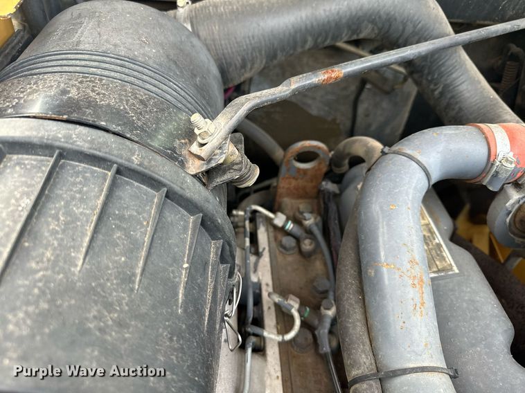 image for item DQ7406 1998 New Holland LX885  skid steer loader